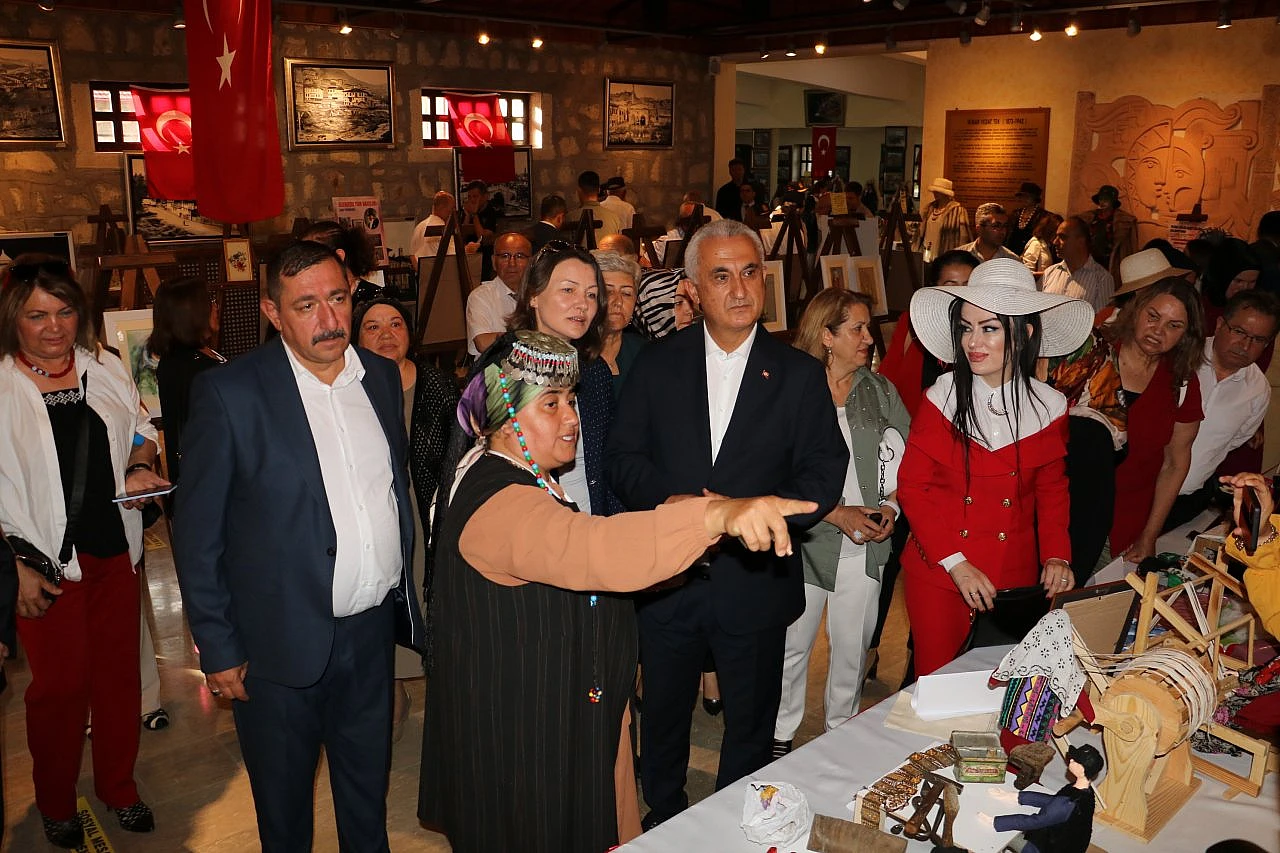 Şapka sergisi açıldı