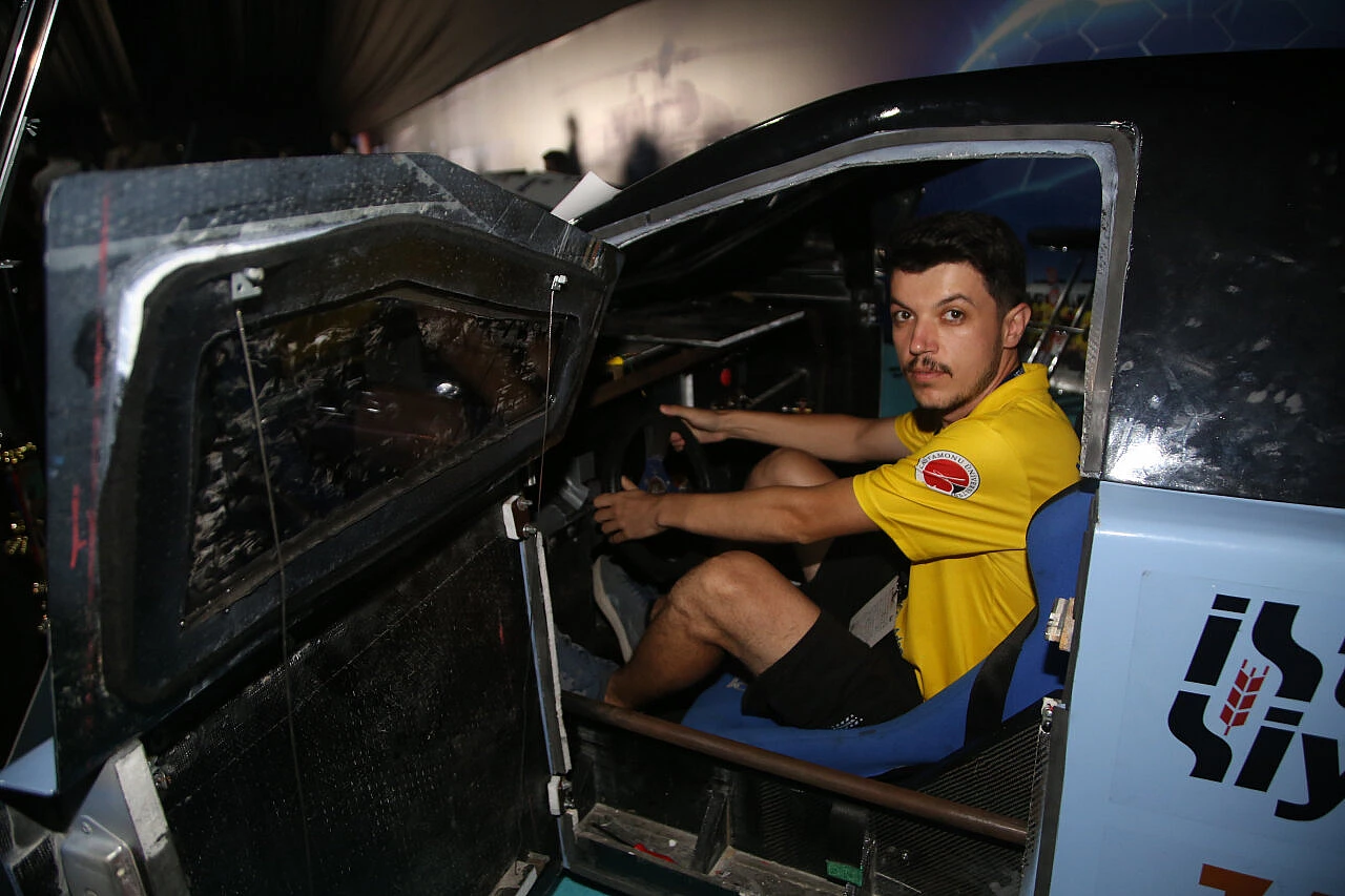 'Şerife Bacı'nın Torunları' elektrikli otomobille Teknofest'te