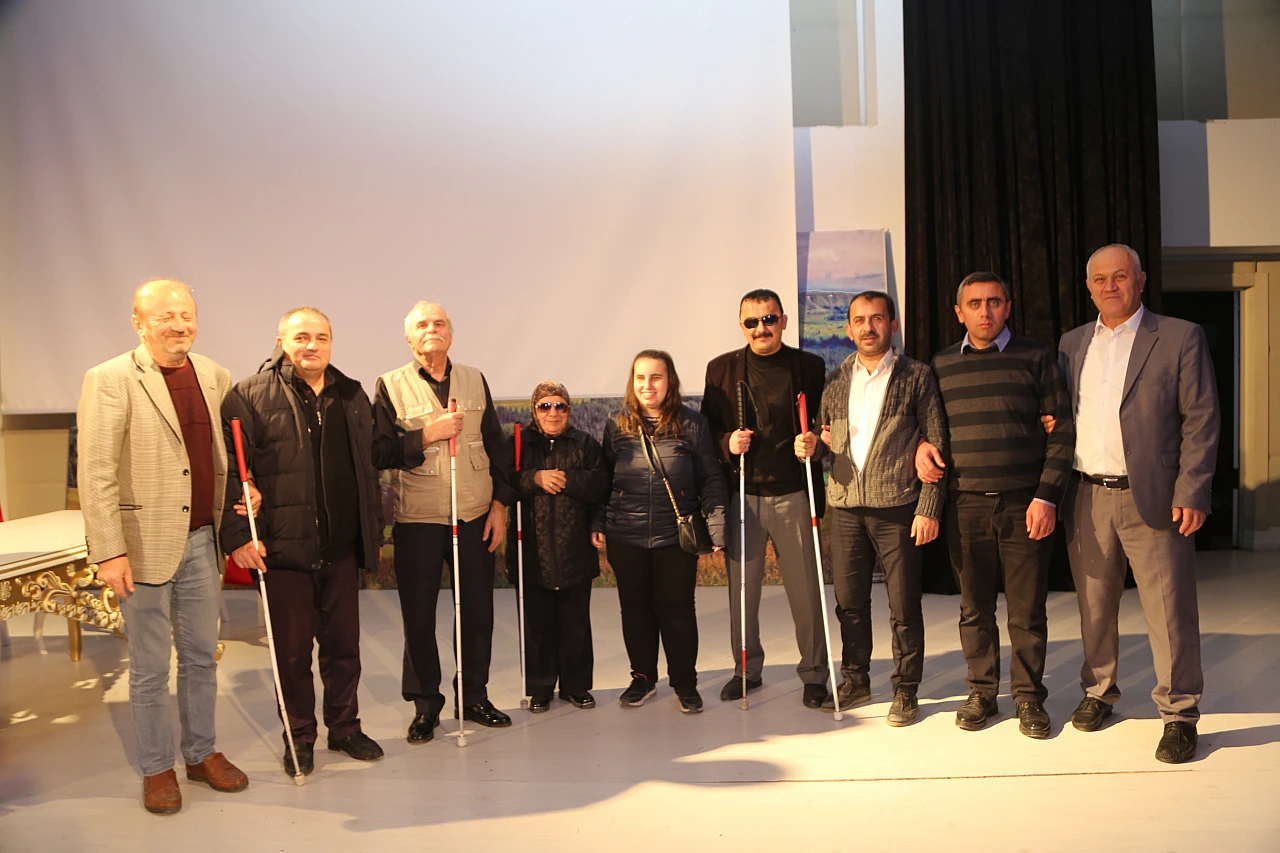 Görme engellilerden tiyatro oyunu