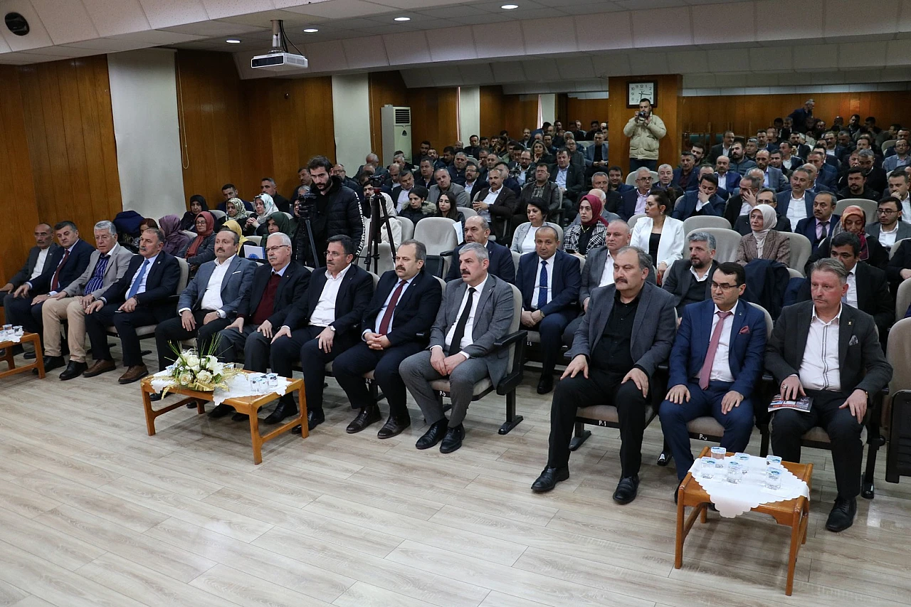 'Biz bunlarla yol yürüyemeyiz'