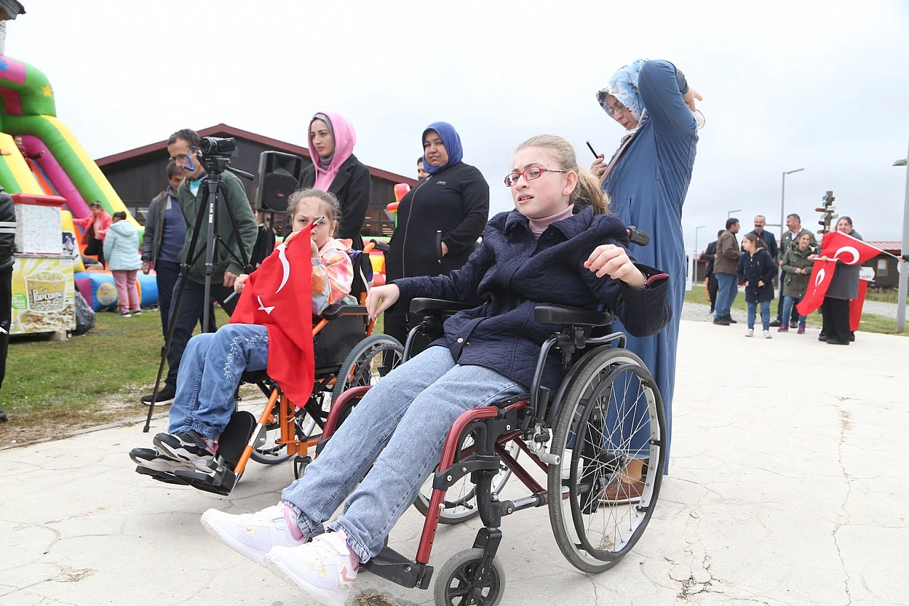 Özel bireyler unutulmadı