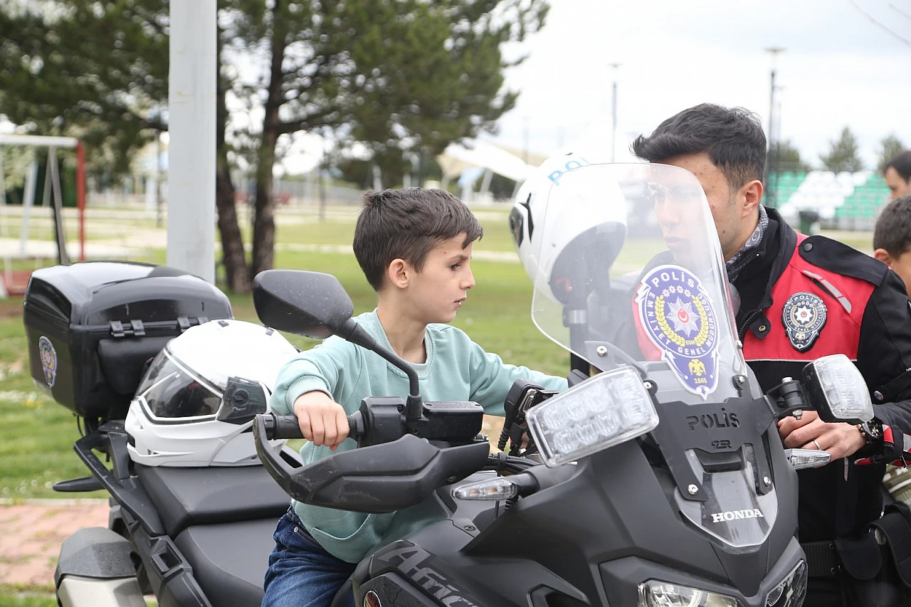 Özel bireyler unutulmadı