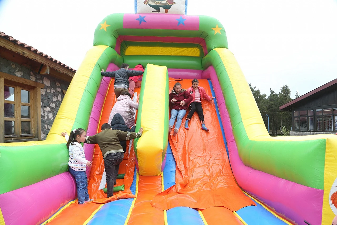 Özel bireyler unutulmadı