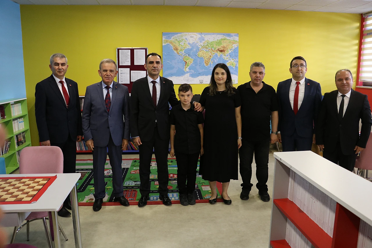 Kütüphane ve laboratuvara isimleri verildi