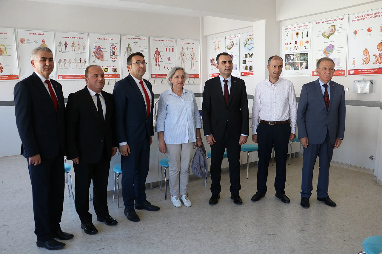 Kütüphane ve laboratuvara isimleri verildi