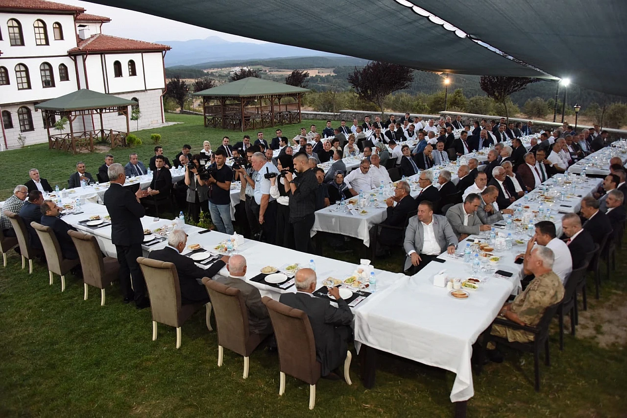 Vali Çakır'a veda programı