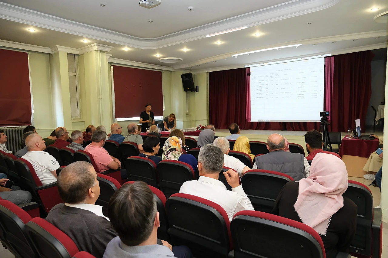 Bozkurt'ta dükkanların kurası çekildi