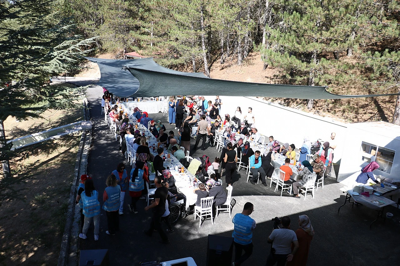 Özel bireyler ve aileleri piknikte buluştu