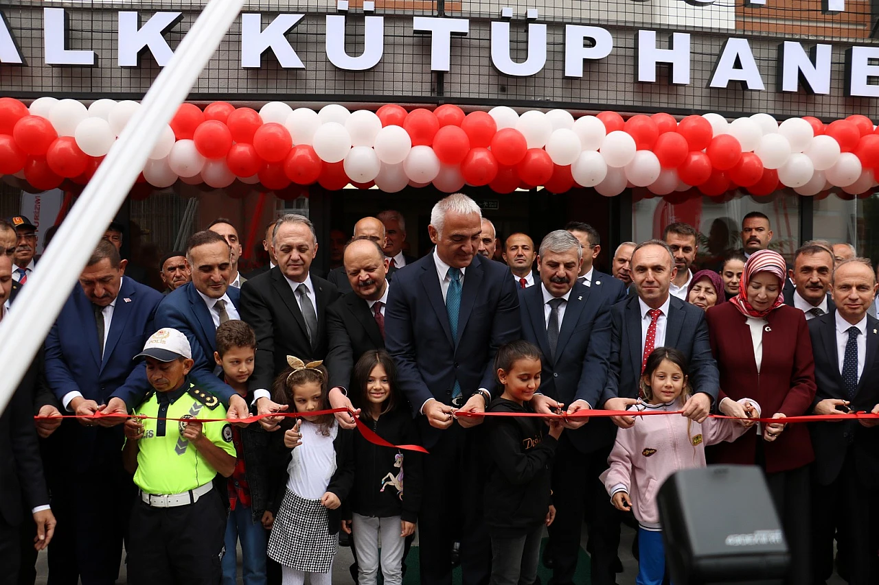 İl Halk Kütüphanesine Bakanlı açılış