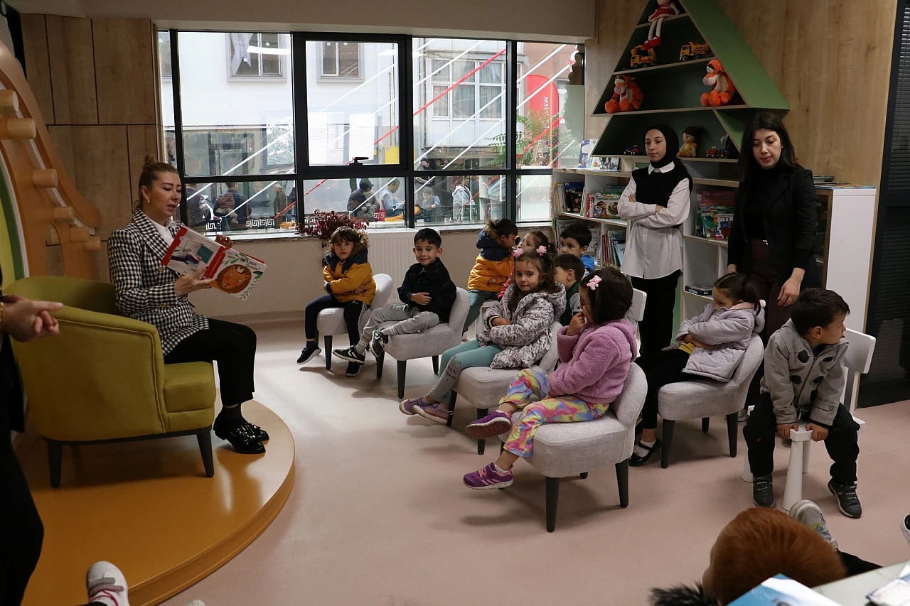 İl Halk Kütüphanesine Bakanlı açılış