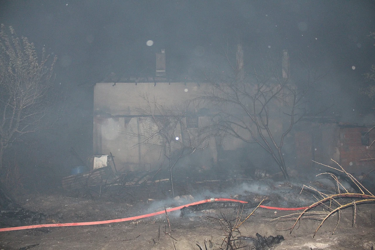 Tosya'da ot yangını! 1 evde hasar oluştu