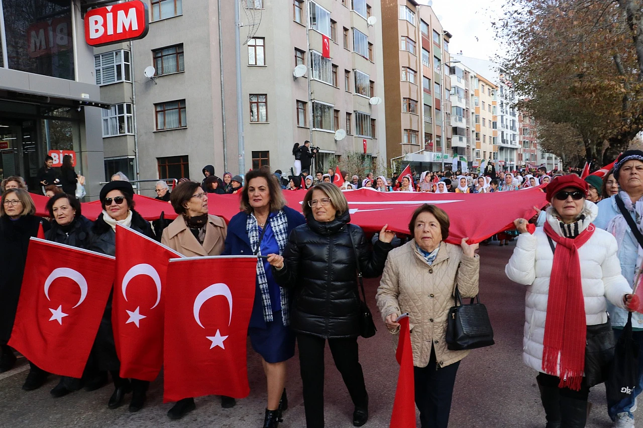 İlk Türk kadın mitingi 104. yılında