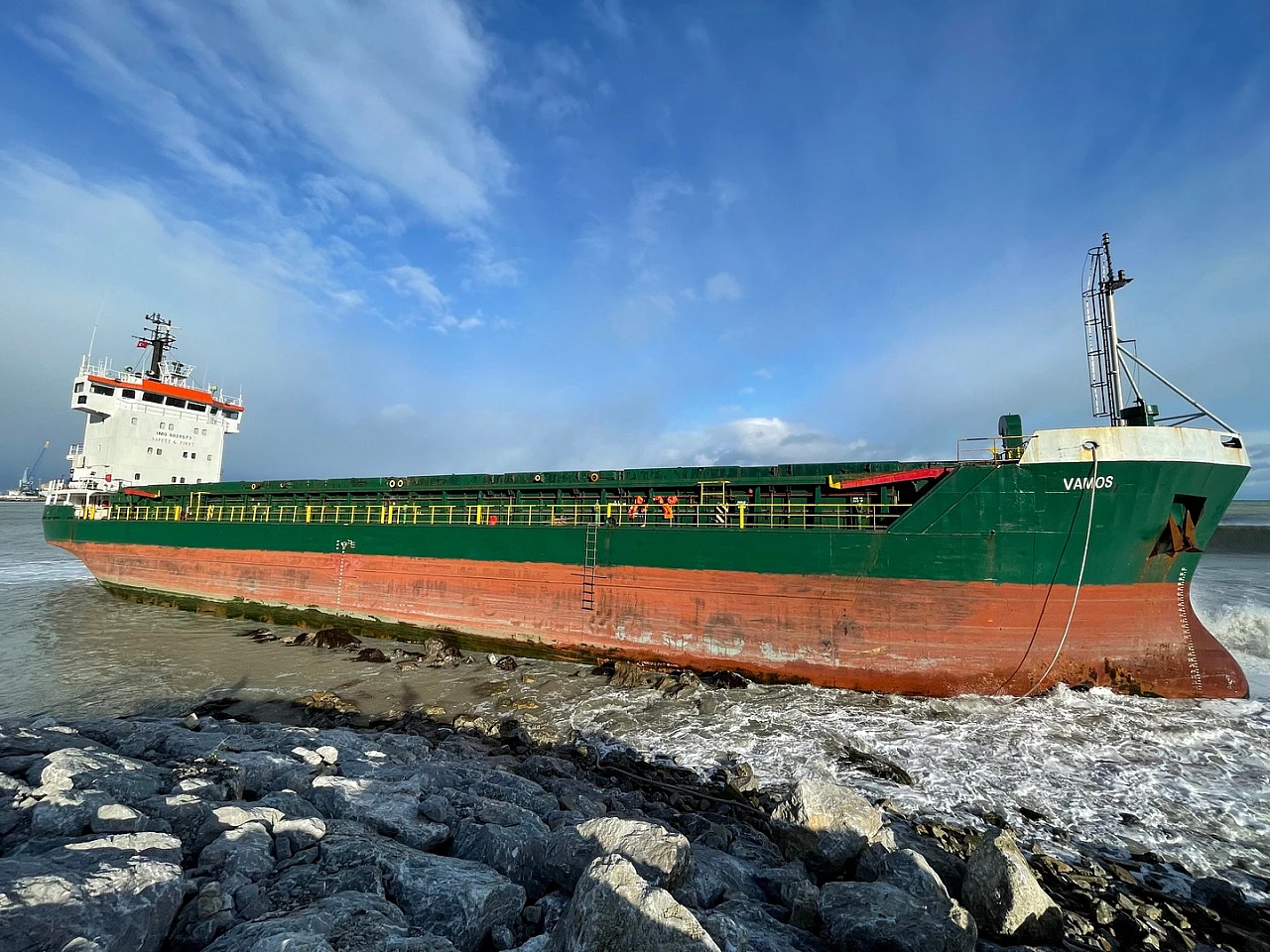 Vali Dallı'dan yük gemisiyle ilgili açıklama!